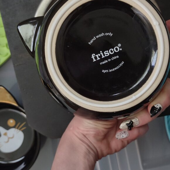 Cat and Dog Pet Bowls Metal and Ceramic, Licking Mats and Bat Collar - Picture 12 of 15